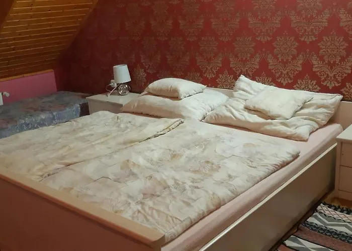 Maya Vendeghaz Abádszalók